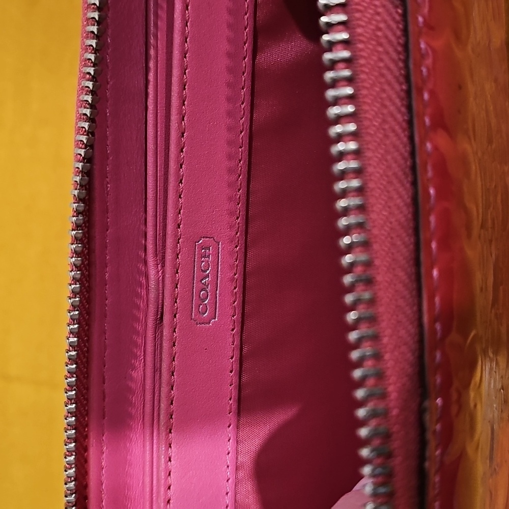Coach Long Zip Around Wallet In Salmon Pink Patent Leather GUC - Picture 12 of 13